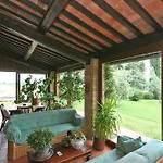 Casale Giulio By Posarellivillas *
