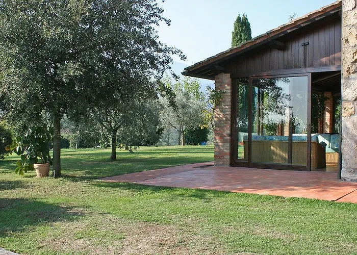 Casale Giulio By Posarellivillas *